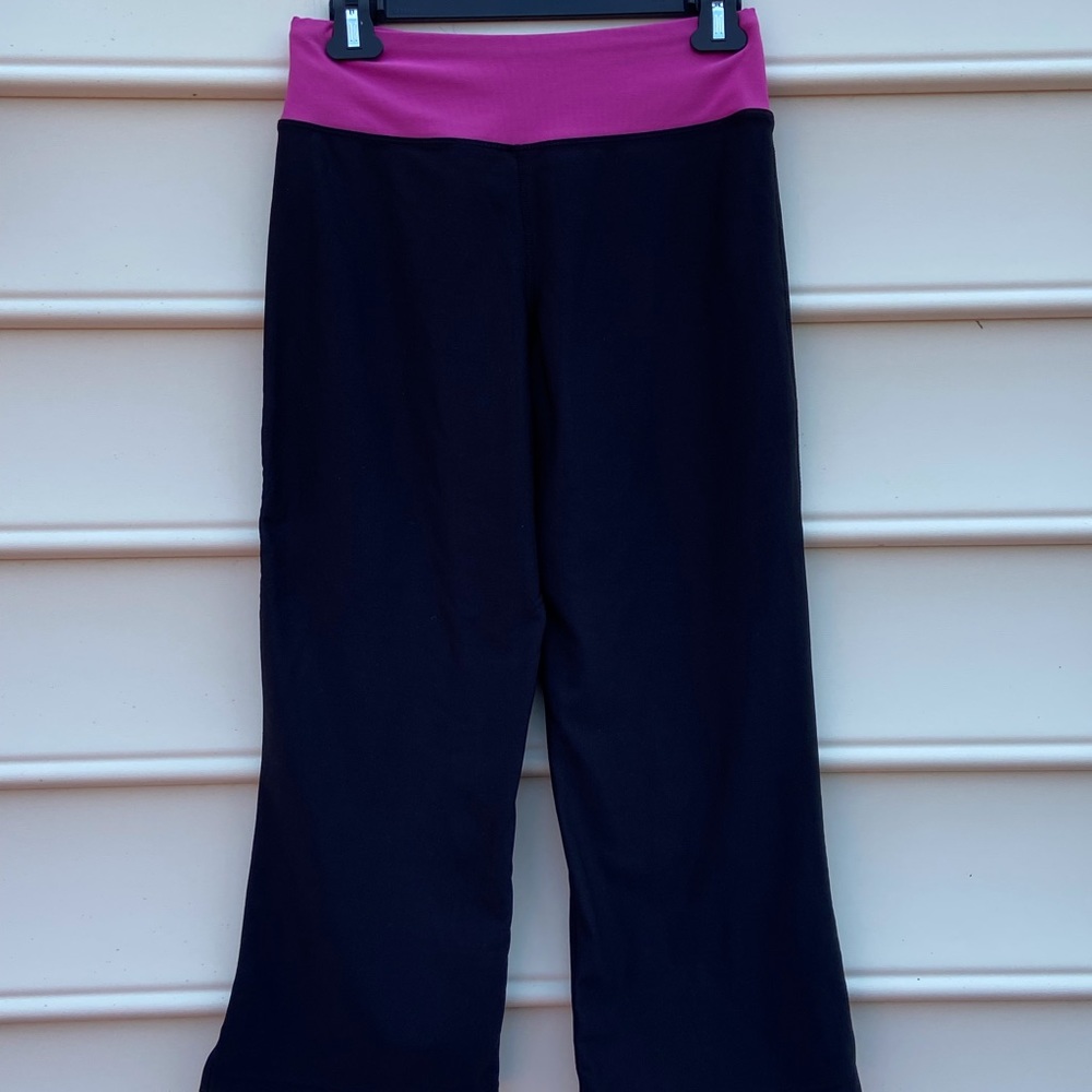 Nike yoga pants size XS ( 0-2). - Picture 9 of 16